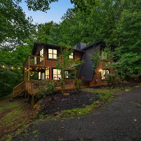 Sugar Bear Cabin With Hot Tub And Fire Pit